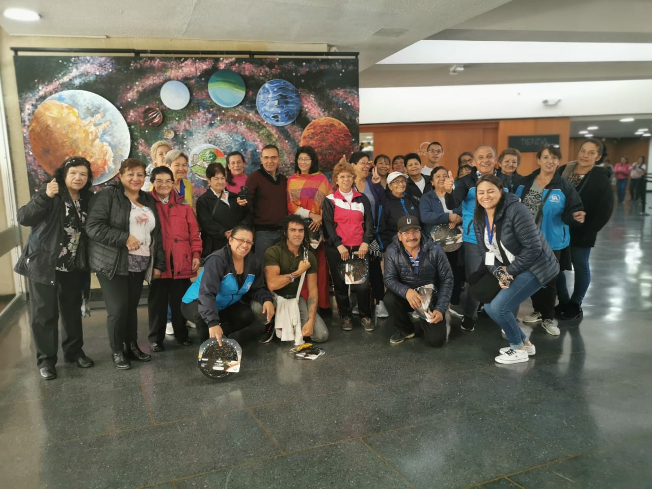 40 personas mayores de la localidad de Ciudad Bolívar visitan el Planetario Distrital