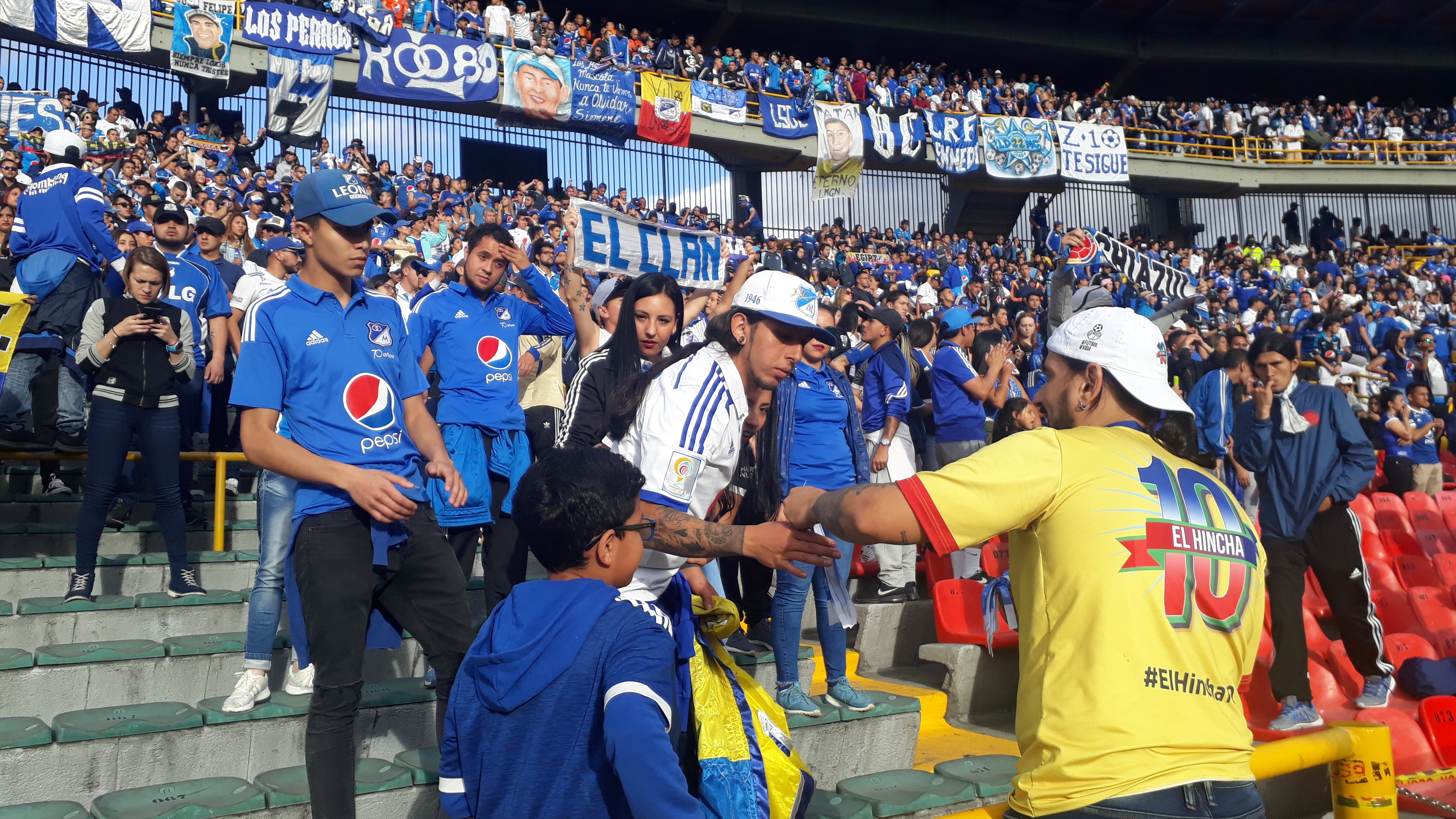 Imponen restricción pedagógica a hinchas de Millonarios que ocupan la tribuna occidental, por actos de discriminación y machismo durante el pasado Clásico