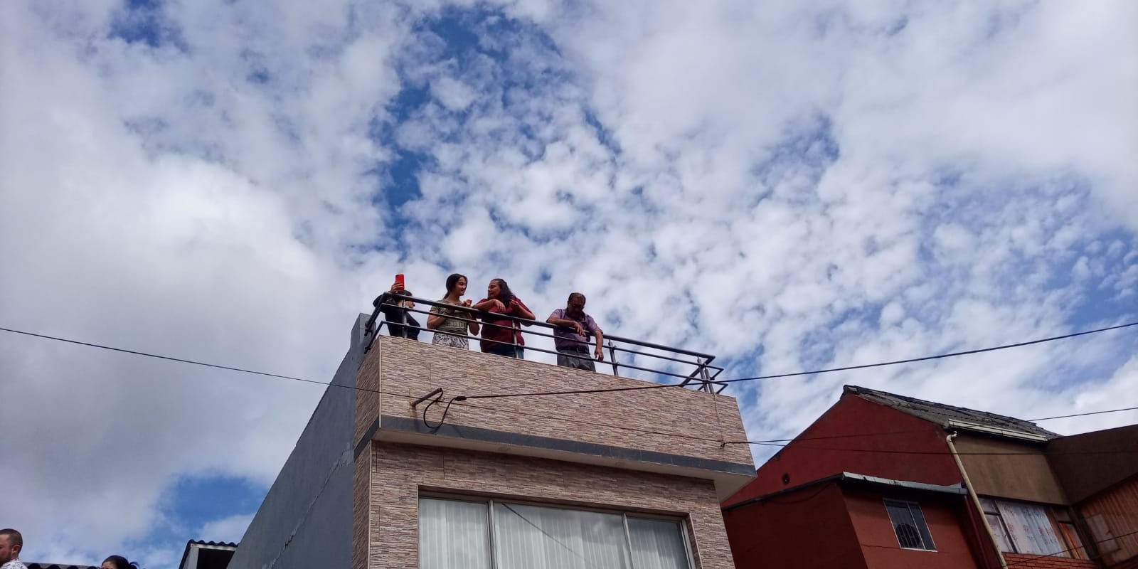 Con mariachis la JAC del barrio Calvo Sur celebró el Día de la Madre