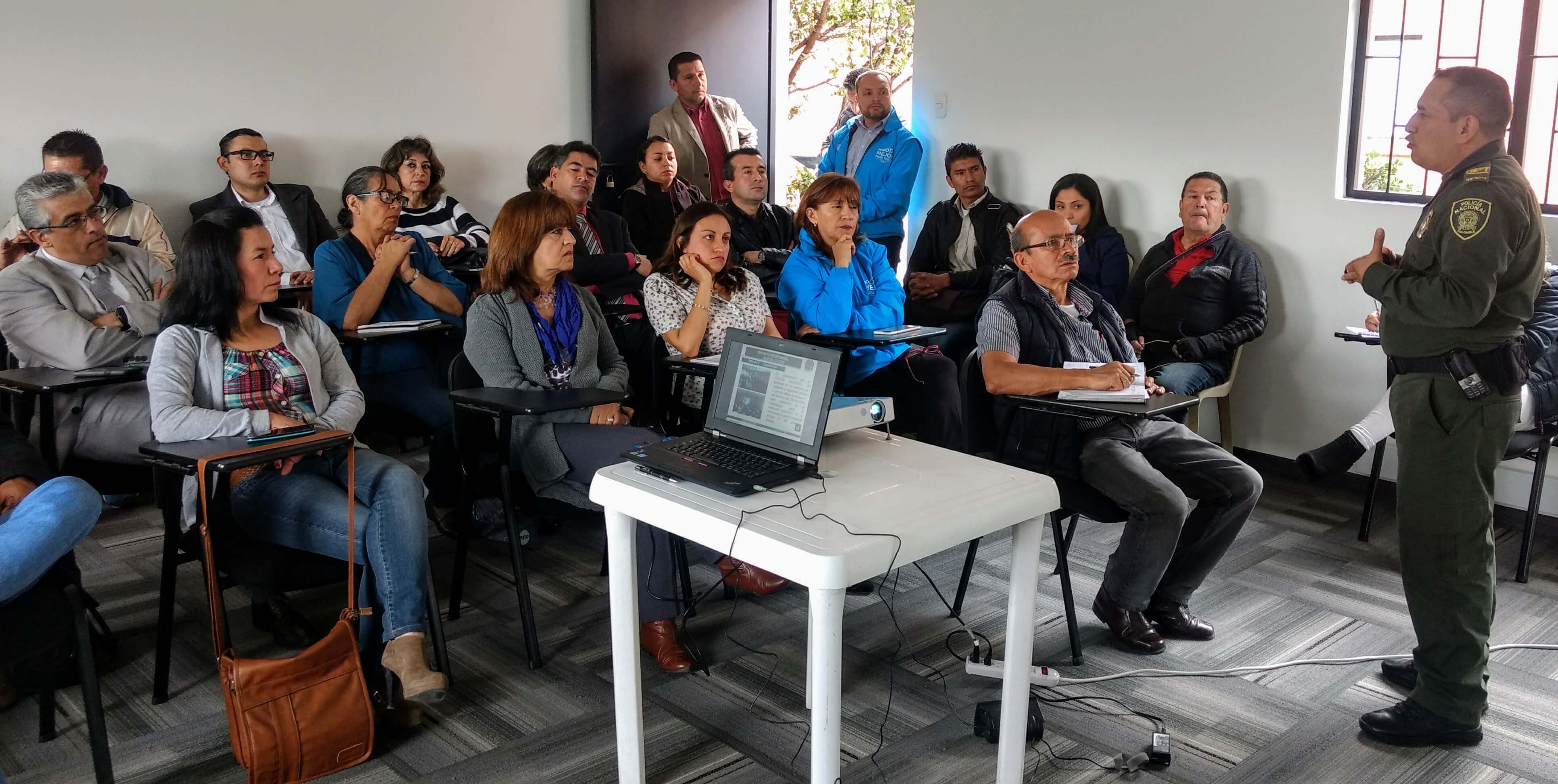 RED ENTRE LÍDERES COMUNALES Y POLICÍA DE BOGOTÁ PARA PROMOVER LA SEGURIDAD EN LOS TERRITORIOS