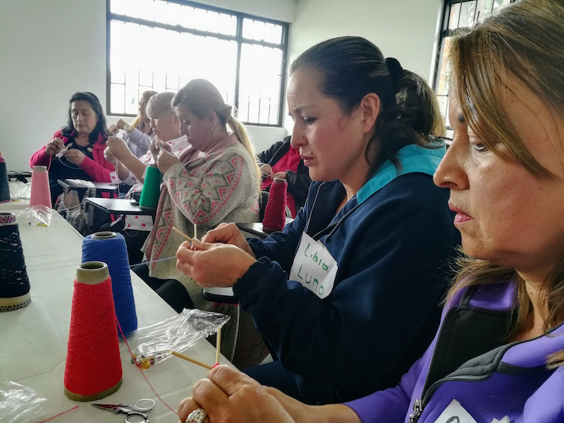 Colores entretejidos en taller ‘Mujeres tejiendo redes, construyendo sueños’