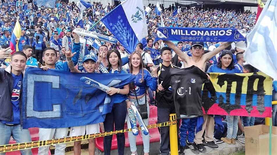 Hinchas Celebraron en Paz los 71 Años de Millonarios en el Estadio El Campín 