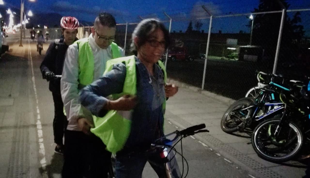 Con chalecos reflectivos para ciclistas se busca reducción de accidentes en Bogotá