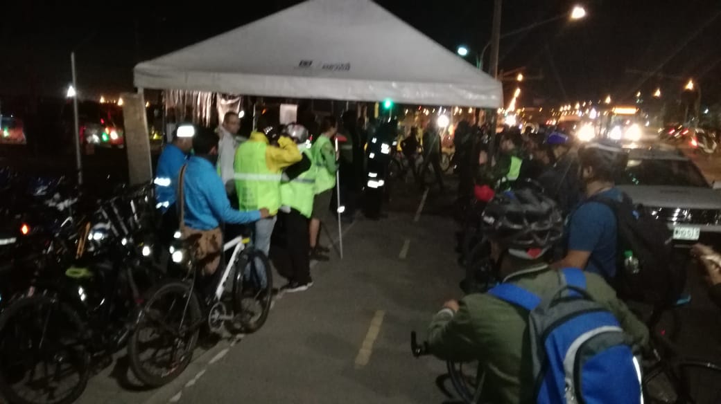 Con chalecos reflectivos para ciclistas se busca reducción de accidentes en Bogotá