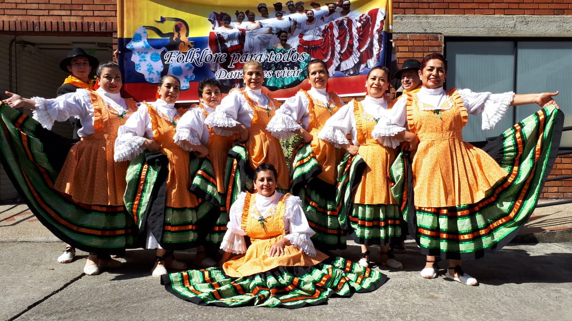 Cerca de 1.000 personas mayores bailaron al ritmo de cumbias en las eliminatorias del concurso 'Danzas Doradas'