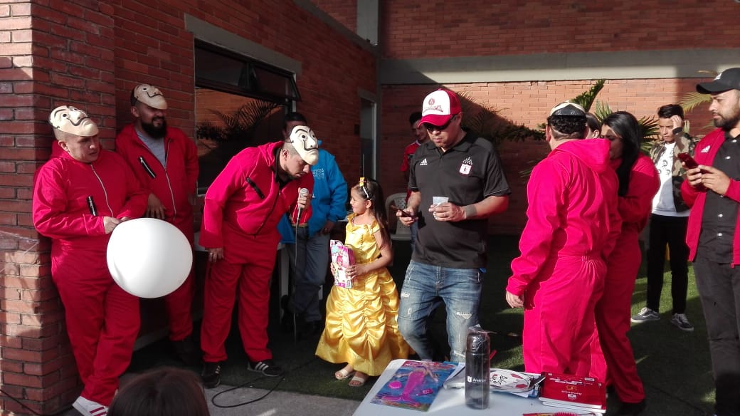 “Yosileo” y el IDPAC celebraron con las barras del América, el día de los niños