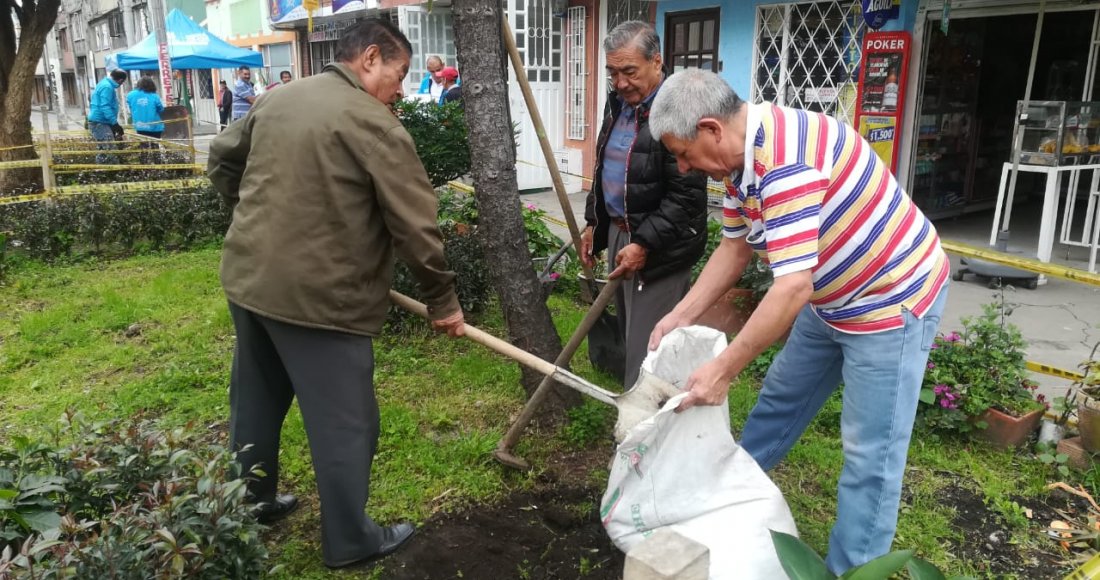 Siembraton en el barrio San Cayetano en la localidad de Suba