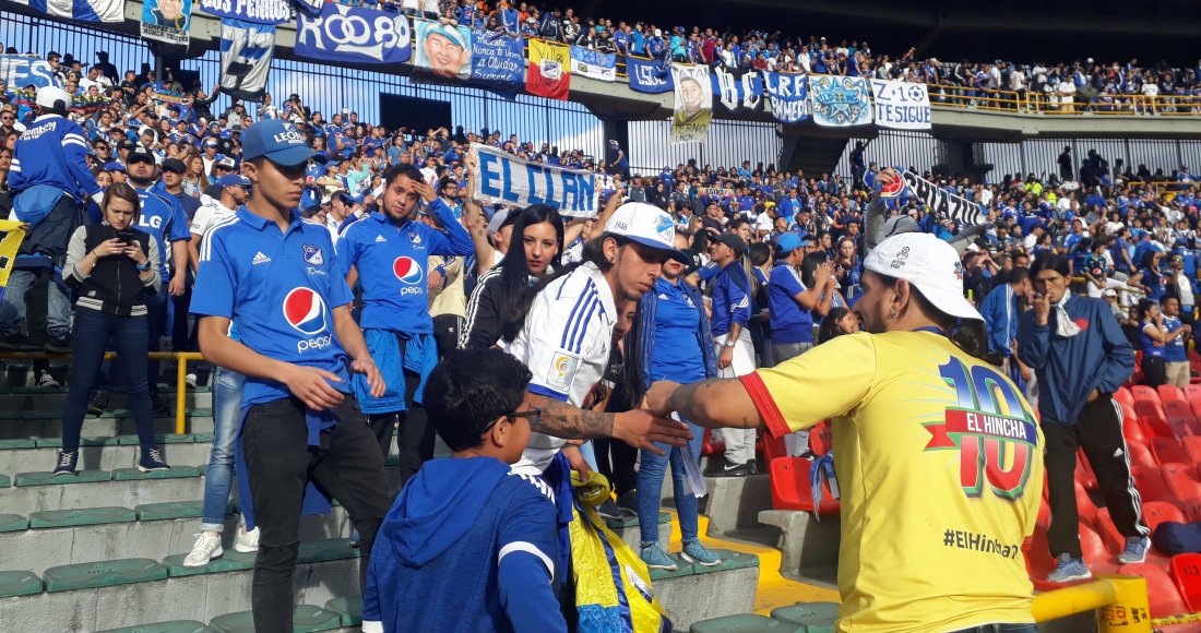 Imponen restricción pedagógica a hinchas de Millonarios que ocupan la tribuna occidental, por actos de discriminación y machismo durante el pasado Clásico