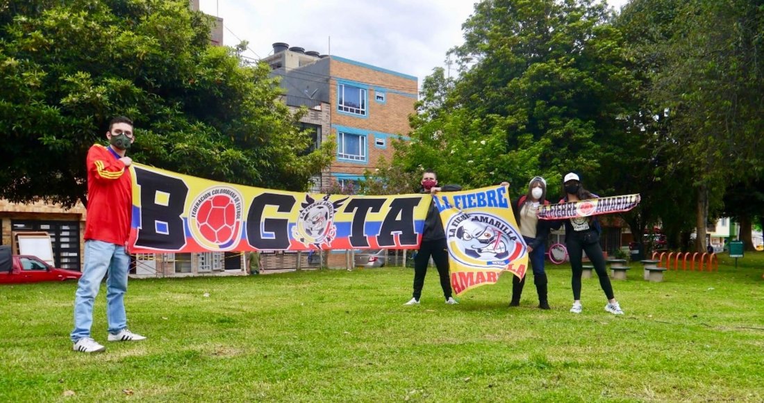 Imagen de La Fiebre Amarilla’ es un grupo conformado por hombres y mujeres amantes del fútbol, que hacen parte de las diferentes hinchadas de Colombia, responsables con visibilizar y generar espacios de convivencia, tolerancia y paz, alentando a la Selección Colombia en los partidos desde hace cuatro años