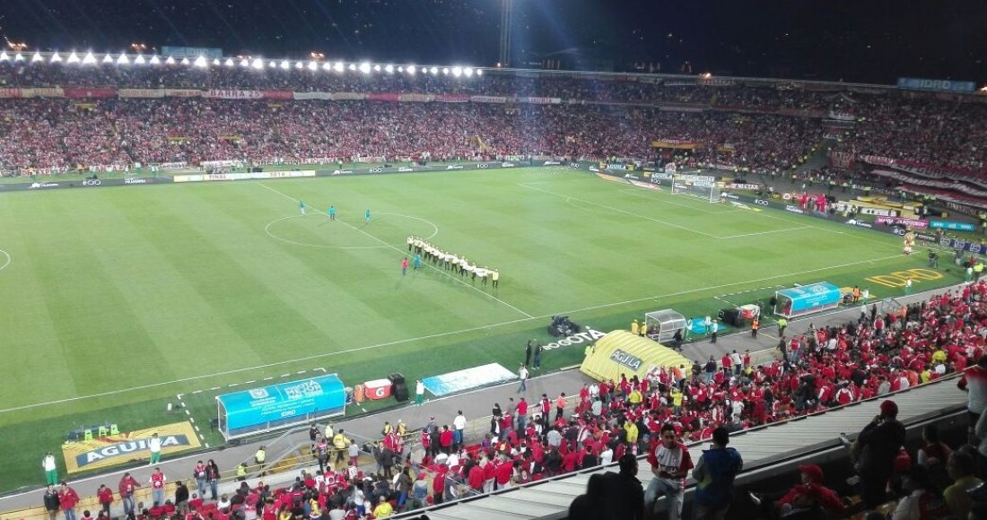 Barras futboleras de Bogotá con un buen parte de comportamiento en el estadio