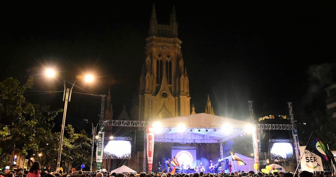 Un recorrido colorido, cultural y musical en la ‘Noche de Colores’ 2017