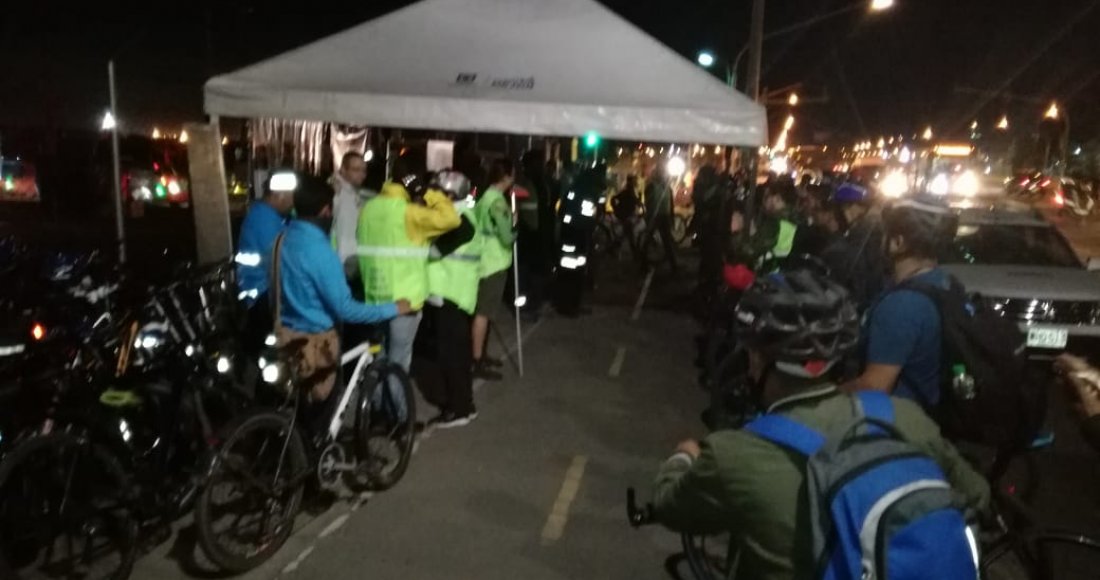 Con chalecos reflectivos para ciclistas se busca reducción de accidentes en Bogotá