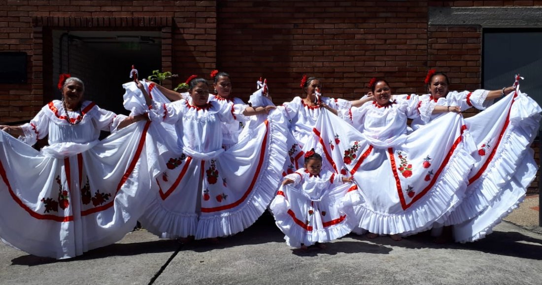 Cerca de 1.000 personas mayores bailaron al ritmo de cumbias en las eliminatorias del concurso 'Danzas Doradas'