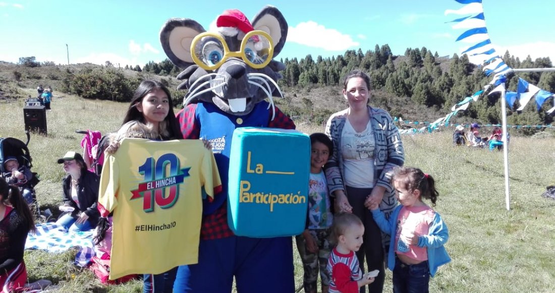 Barras futboleras de Chapinero celebran la navidad en el Verjón