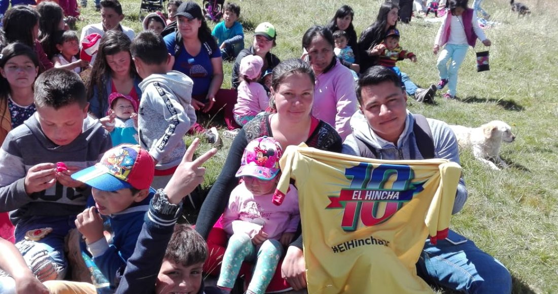 Barras futboleras de Chapinero celebran la navidad en el Verjón