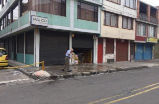 Primera jornada participativa de desinfección de fachadas en Suba