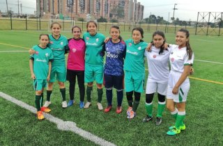  En una cancha y con un balón, niñas, niños y jóvenes de Kennedy le dicen no a la violencia contra la mujer