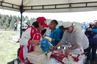 Barras futboleras de Chapinero celebran la navidad en el Verjón